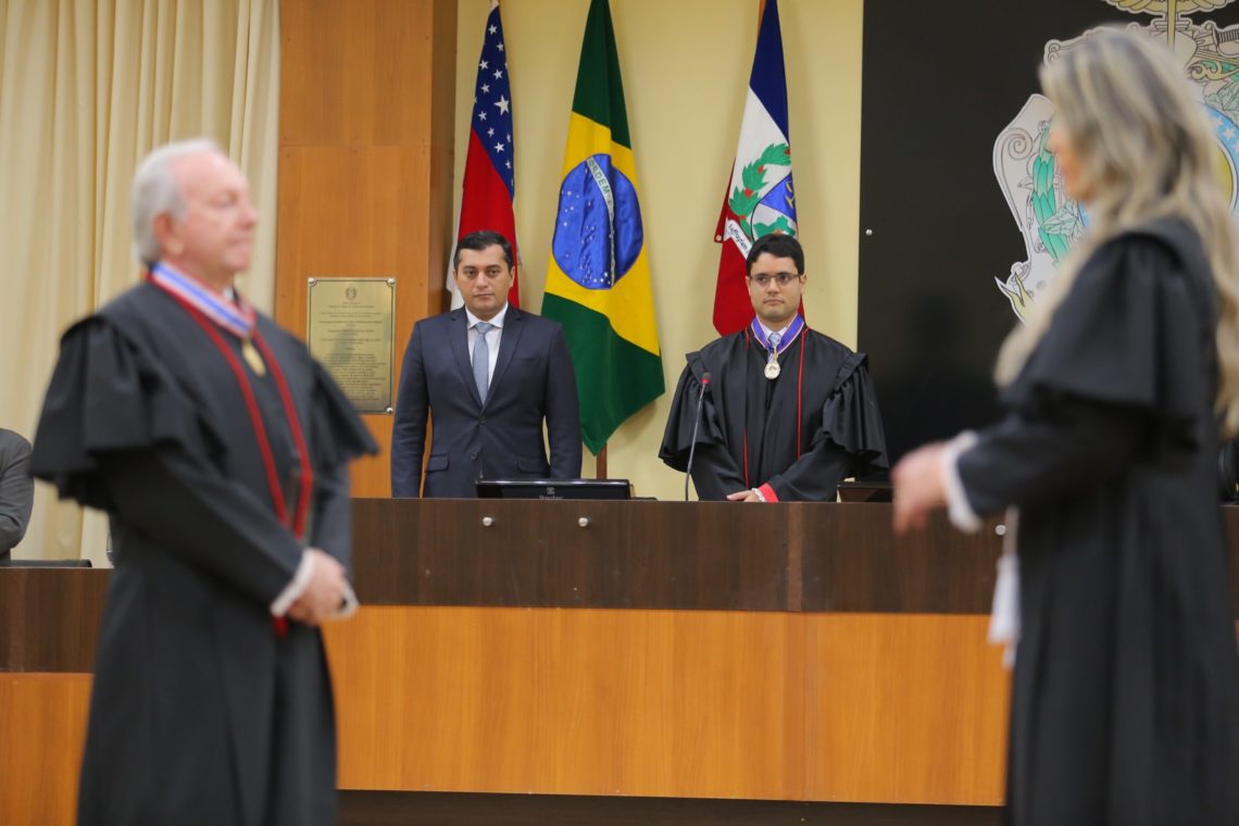 Wilson Lima destaca papel do TRE-AM como um dos pilares da democracia, durante posse de desembargadora