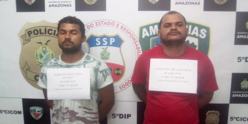 Polícias Civil e Militar prendem na zona oeste de Manaus dupla com 1 kg de maconha, balança de precisão e dinheiro