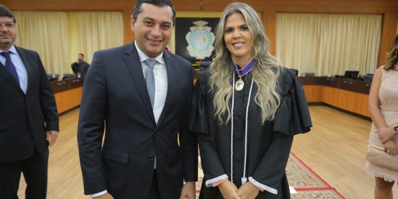 Wilson Lima destaca papel do TRE-AM como um dos pilares da democracia, durante posse de desembargadora