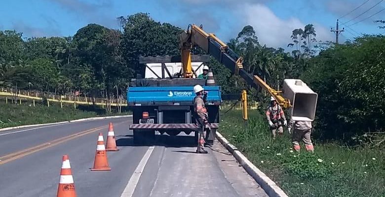 A manutenção causará interrupções de energia nas comunidades citadas, ao longo da BR até o KM 43 e comunidades ribeirinhas.