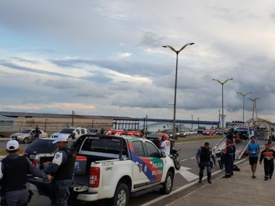 Mais de 30 motoristas são flagrados dirigindo sob o efeito de álcool no final de semana