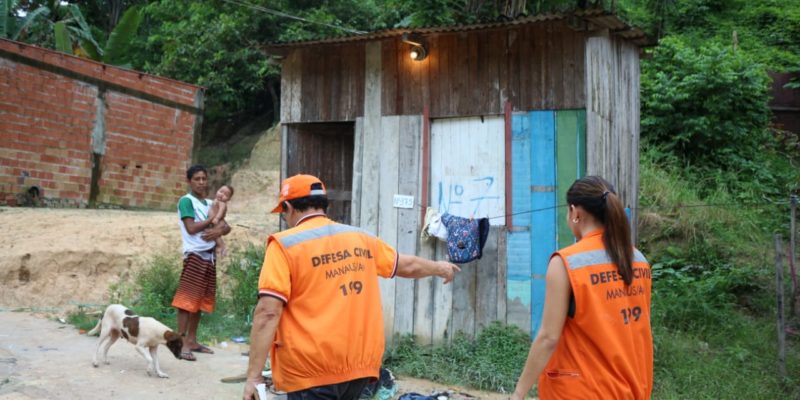 Prefeitura libera faixas exclusivas e Defesa Civil registra 36 ocorrências, após forte chuva