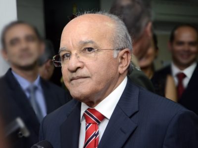 Justiça Eleitoral condena ex-governador do José Melo a oito anos de inelegibilidade por abuso de poder.